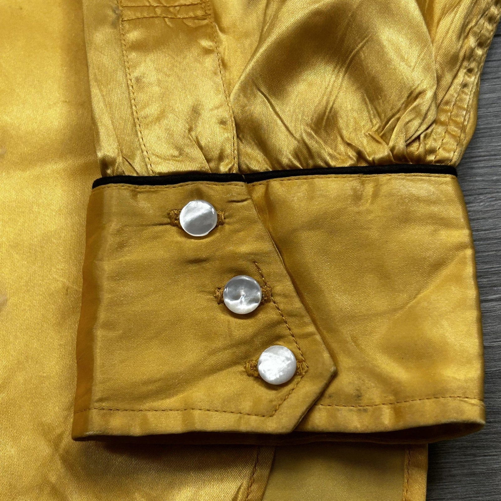 True Vintage 40s Levi Strauss Rodeo Shirt Mens Small Gold Big E Satin Pearl USA