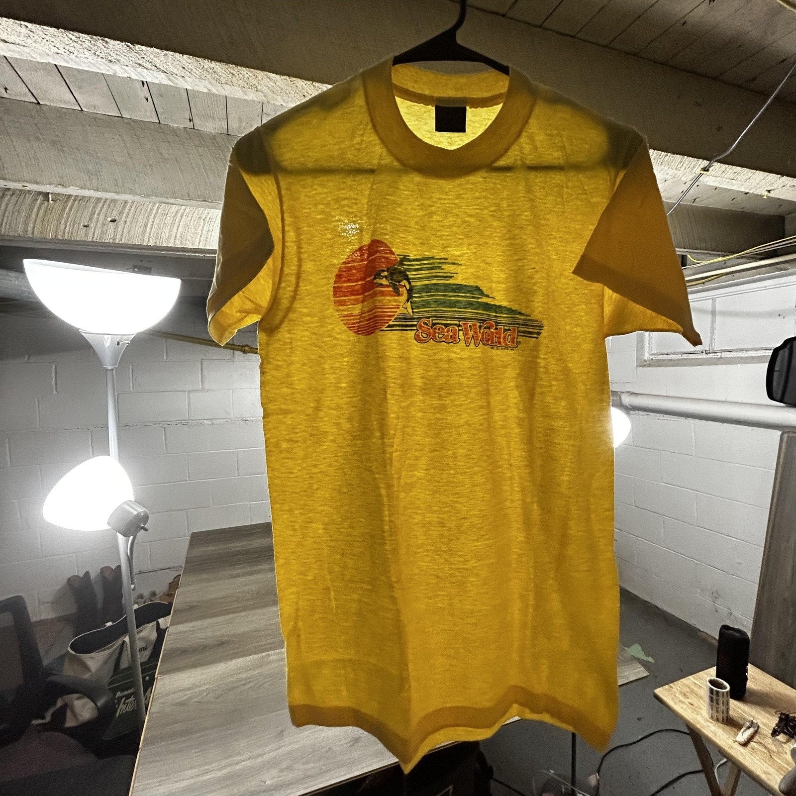 Vintage 80s Sea World Shirt Mens Large Yellow Orca Shamu Faded Paper Thin USA