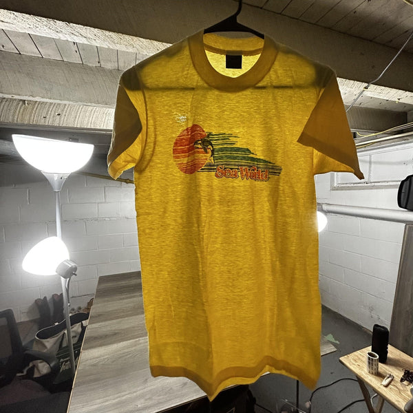 Vintage 80s Sea World Shirt Mens Large Yellow Orca Shamu Faded Paper Thin USA
