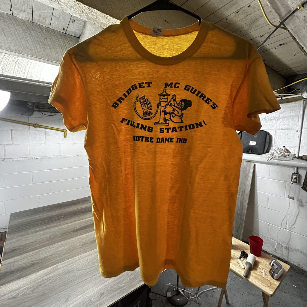 True Vintage 80s Notre Dame Shirt Mens Fits Small (L) Yellow Paper Thin Faded