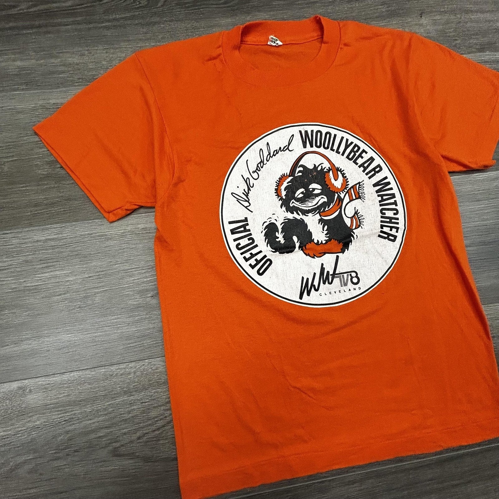 Vintage WJW TV8 Cleveland Shirt Mens Small Orange Woollybear Watcher USA 80s