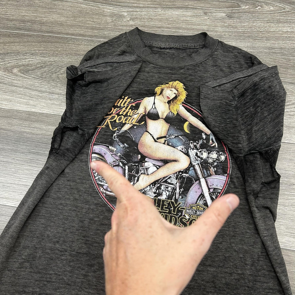 Vintage Harley Davidson 3D Emblem Shirt Medium Pinup Girl Faded Thrashed 80s USA