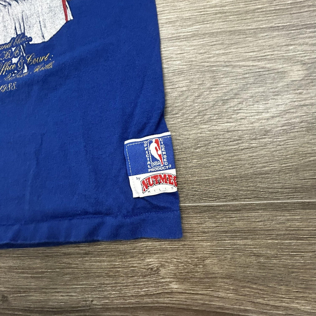 Vintage Detroit Pistons Shirt Mens Medium Blue NBA Basketball Graphic Nutmeg USA