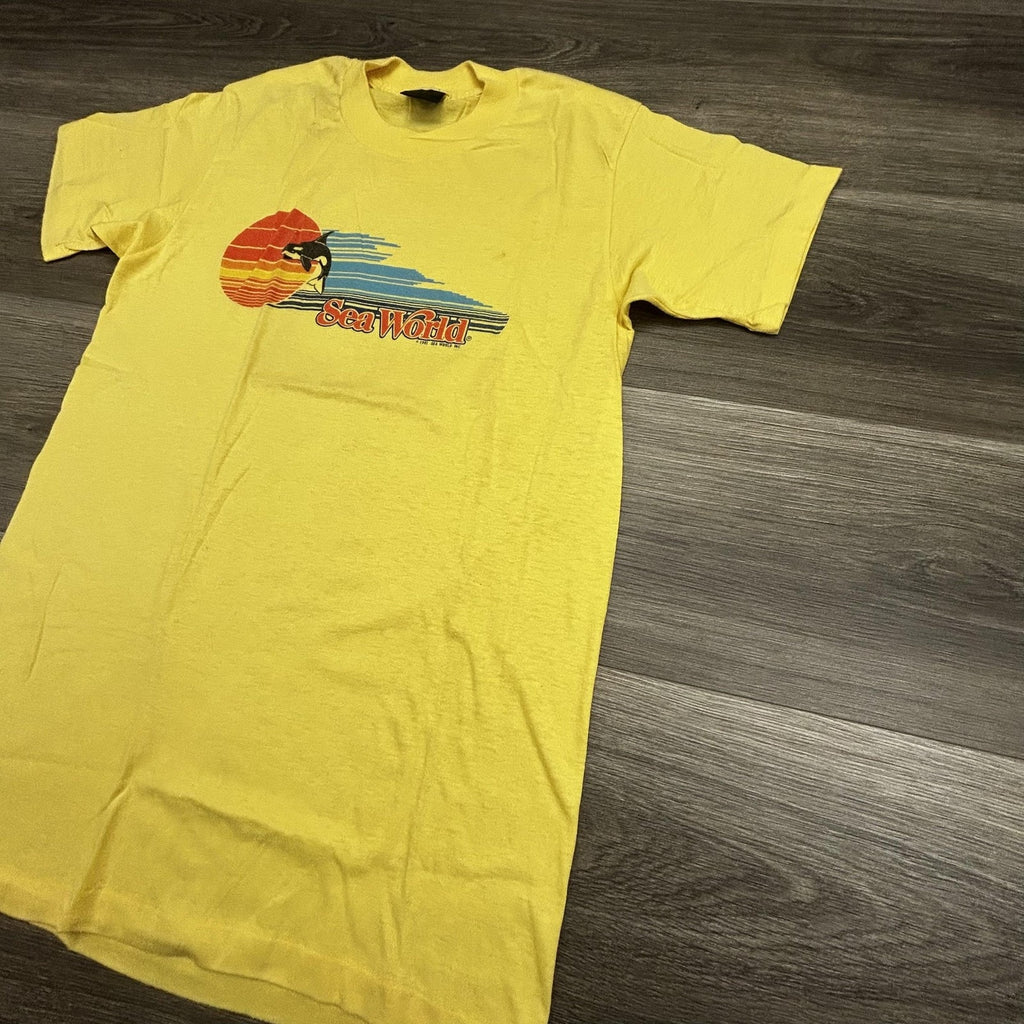 Vintage 80s Sea World Shirt Mens Large Yellow Orca Shamu Faded Paper Thin USA