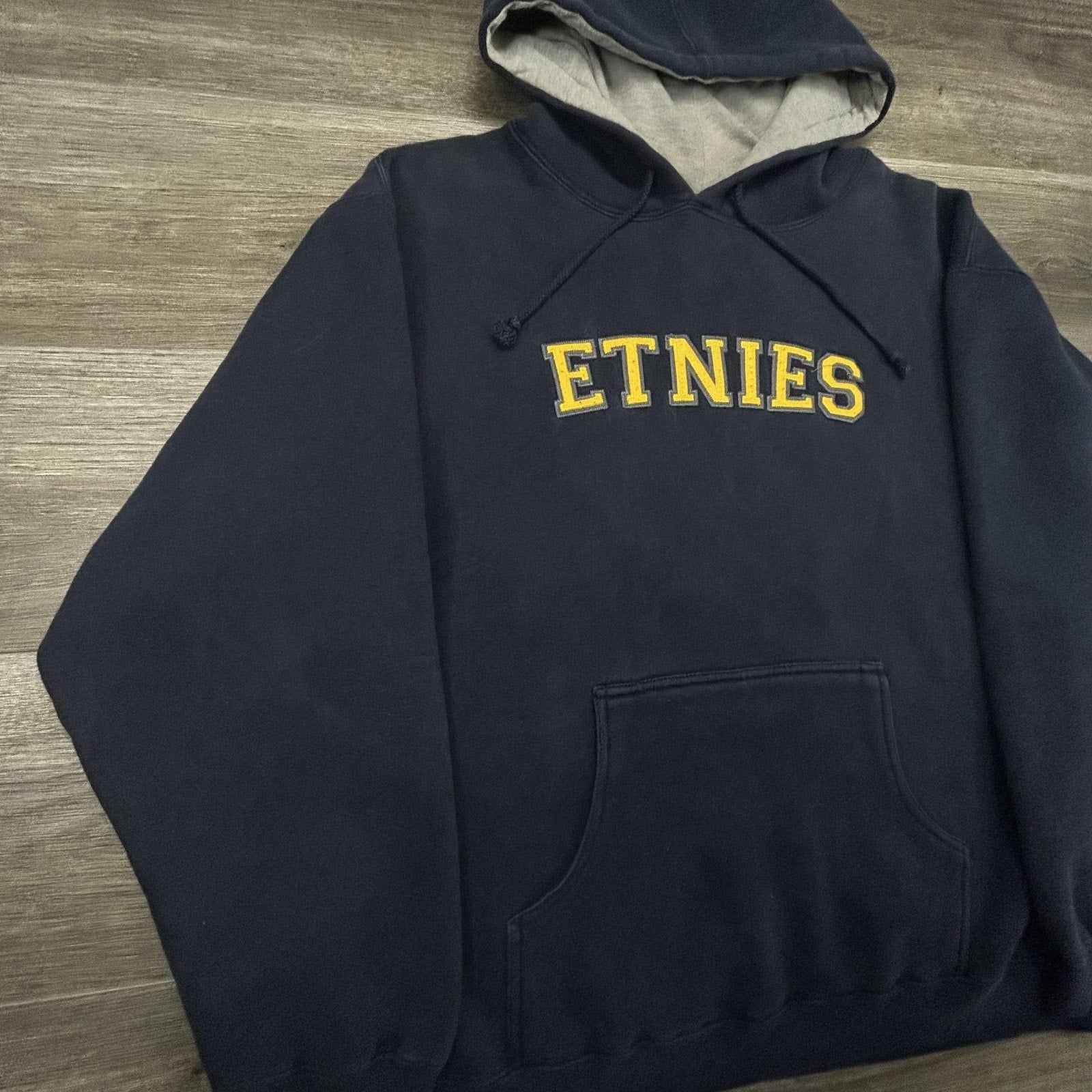 Vintage Etnies Hoodie Mens Large Navy Blue Pullover Skateboard Logo Grunge Y2K
