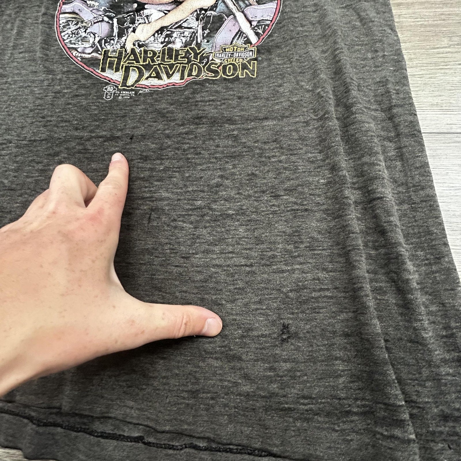 Vintage Harley Davidson 3D Emblem Shirt Medium Pinup Girl Faded Thrashed 80s USA