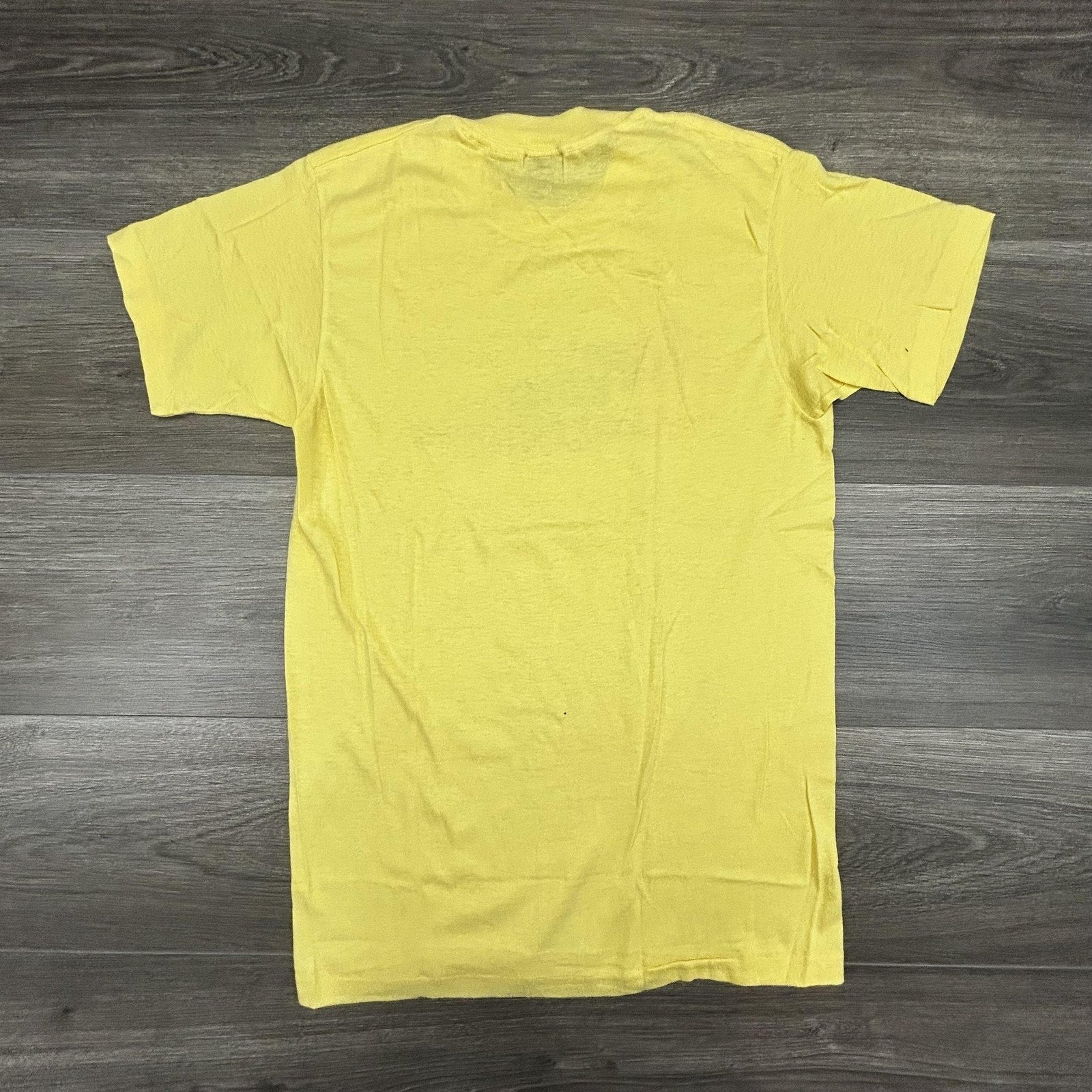 Vintage 80s Sea World Shirt Mens Large Yellow Orca Shamu Faded Paper Thin USA