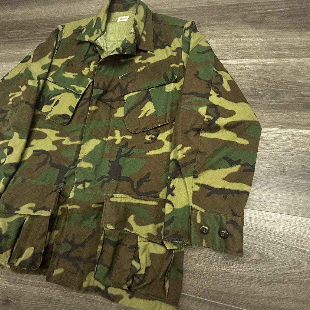 Vintage Vietnam ERDL Jungle Jacket Coat Small Ripstop Poplin Slant Pocket US 70s