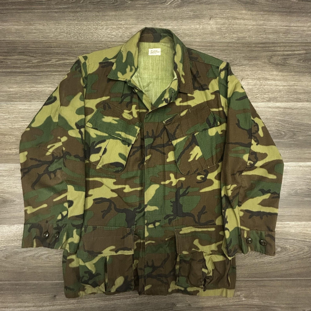Vintage Vietnam ERDL Jungle Jacket Coat Small Ripstop Poplin Slant Pocket US 70s