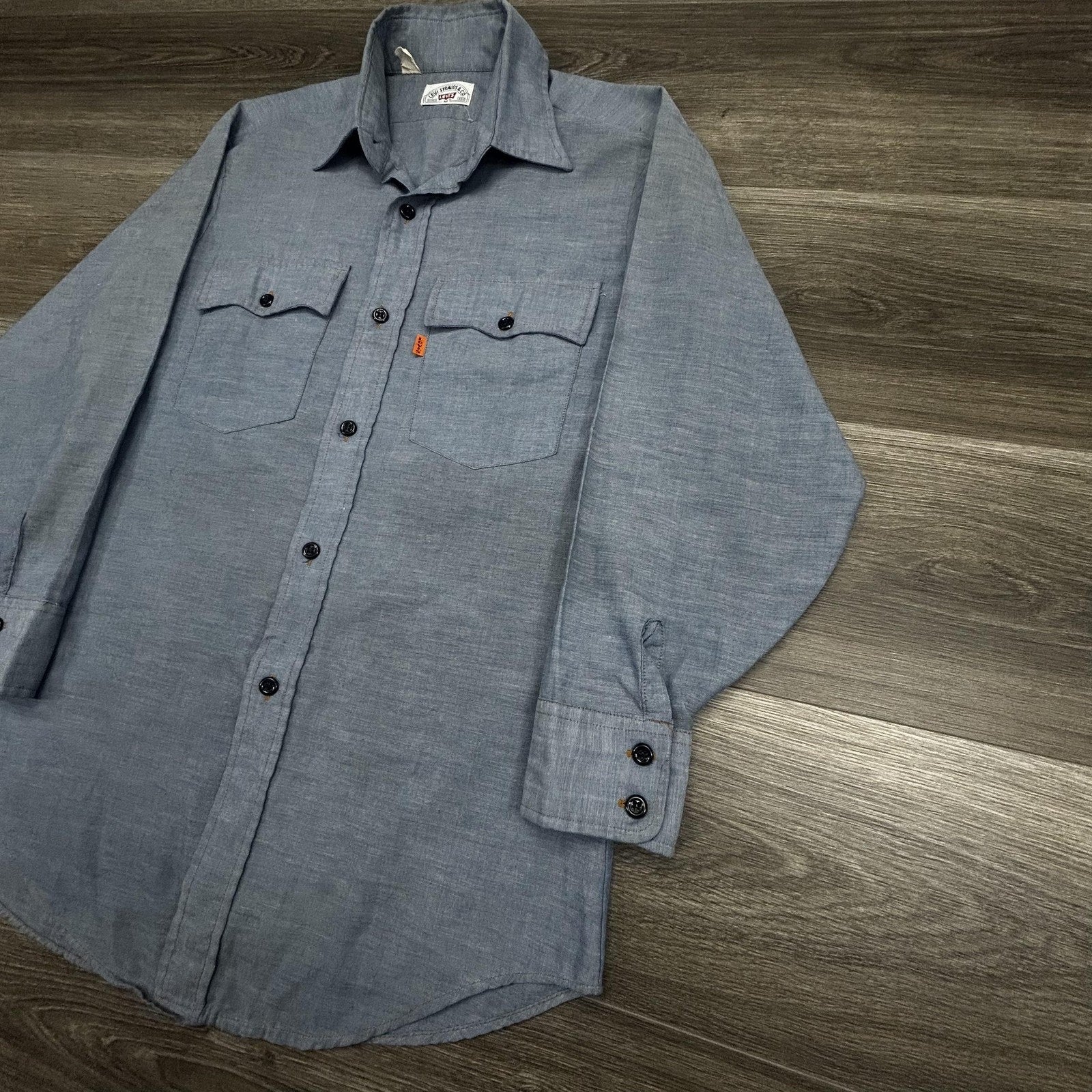 Vintage 70s Levis Denim Shirt Mens Medium Orange Tab Chambray Western Cowboy USA