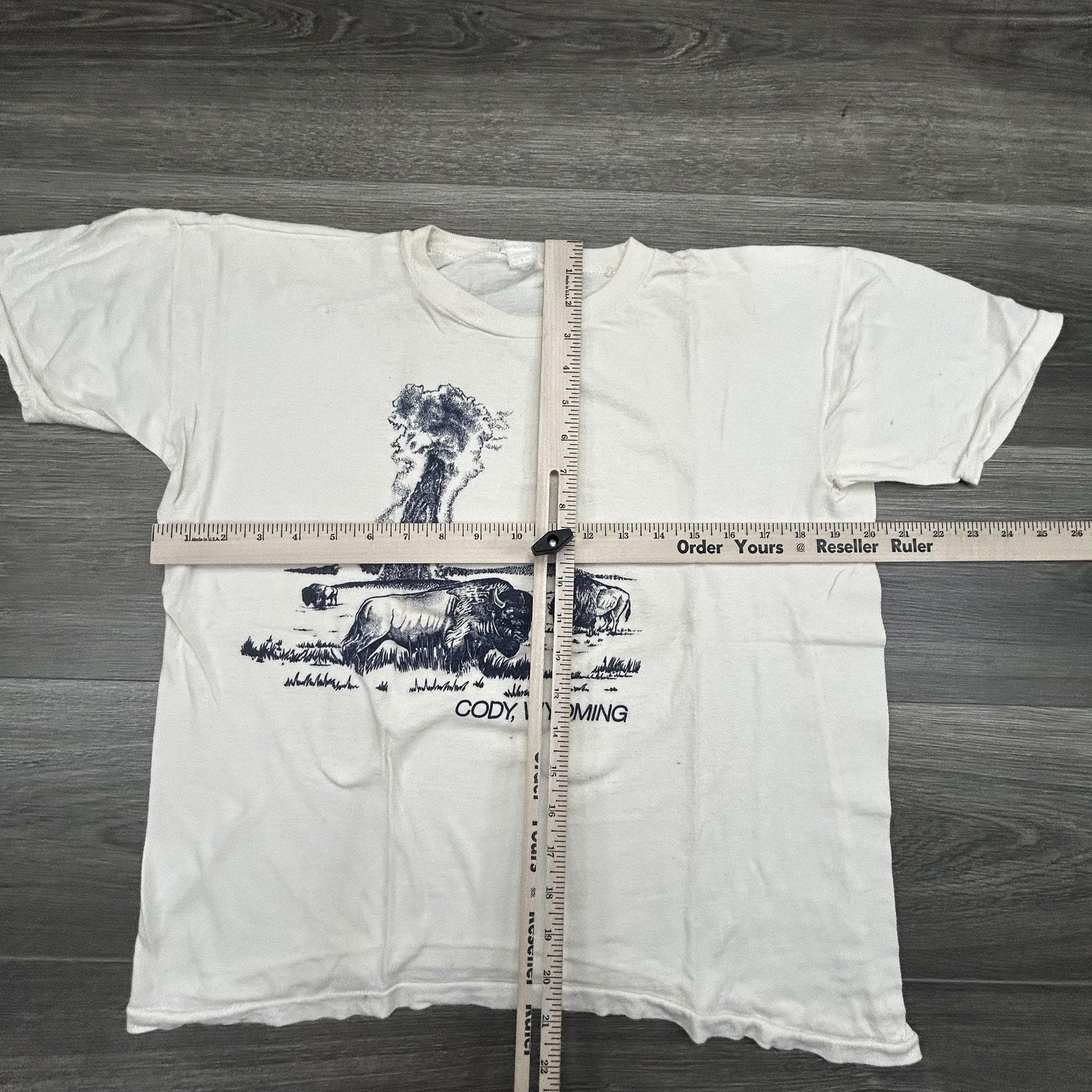 True Vintage 70s Cody Wyoming Shirt Mens Medium White Buffalo Geyser Faded USA