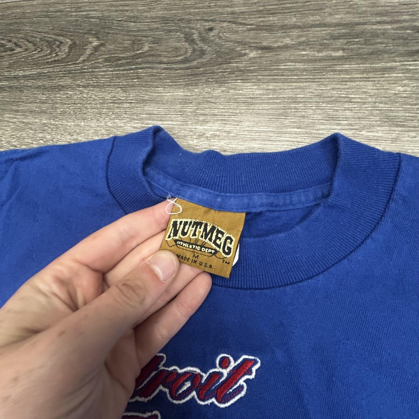Vintage Detroit Pistons Shirt Mens Medium Blue NBA Basketball Graphic Nutmeg USA
