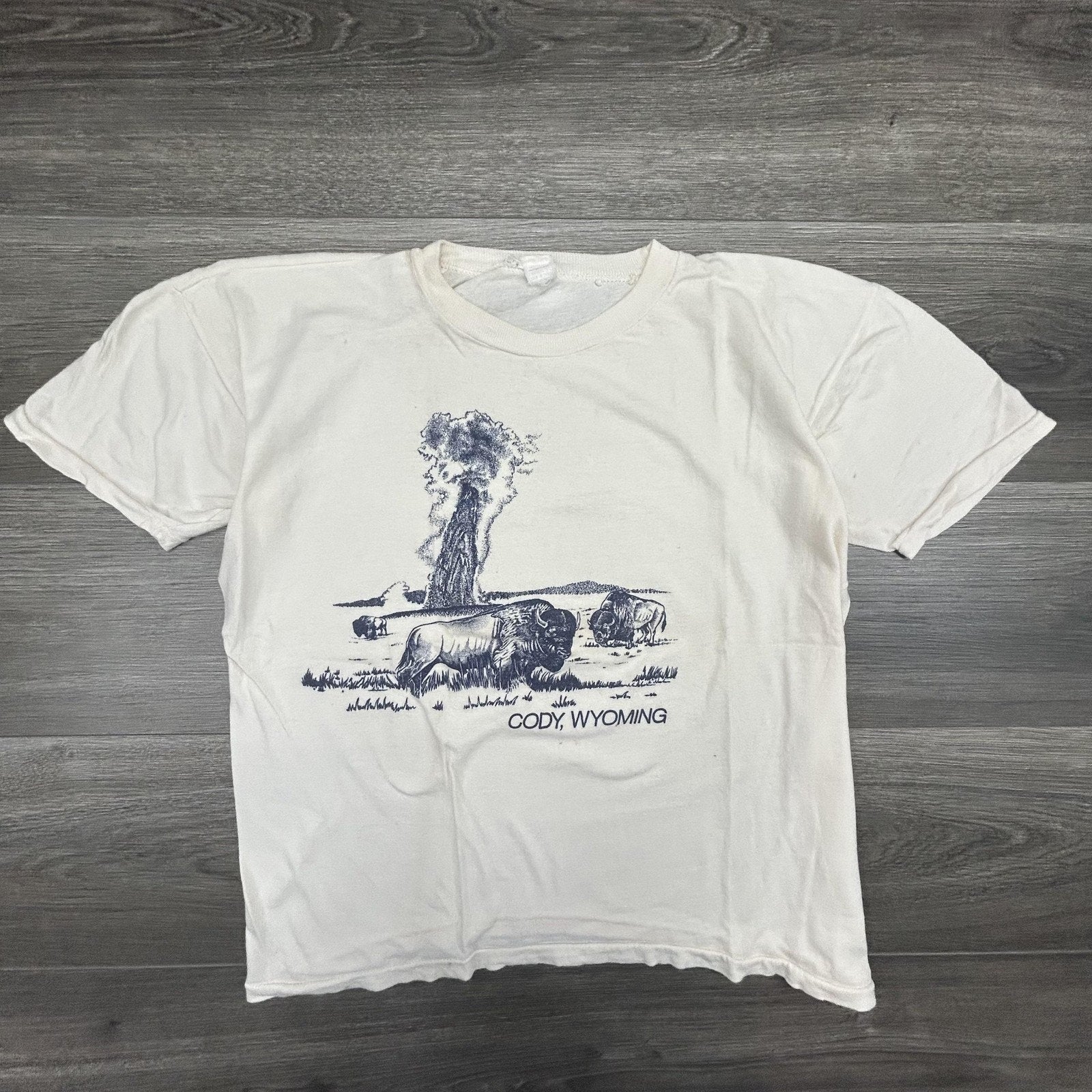 True Vintage 70s Cody Wyoming Shirt Mens Medium White Buffalo Geyser Faded USA