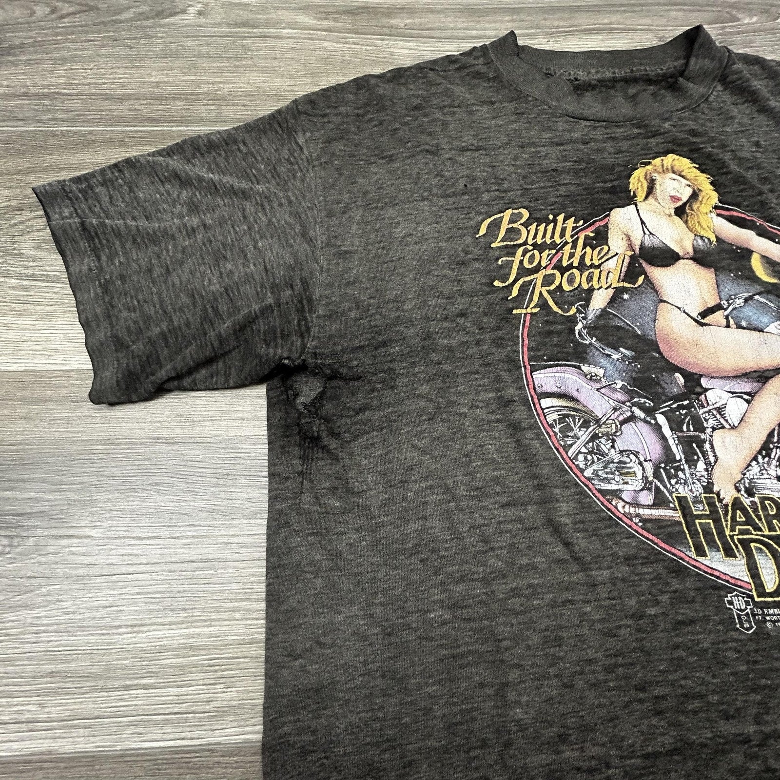 Vintage Harley Davidson 3D Emblem Shirt Medium Pinup Girl Faded Thrashed 80s USA